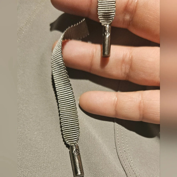 Lululemon Ready Set Relaxed Mid- Rise Cargo Pant Beige Sz 4 - Picture 7 of 11